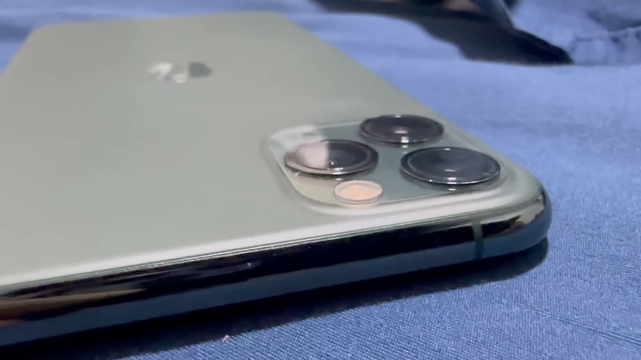 Cámaras traseras del iPhone 11 Pro Max del video