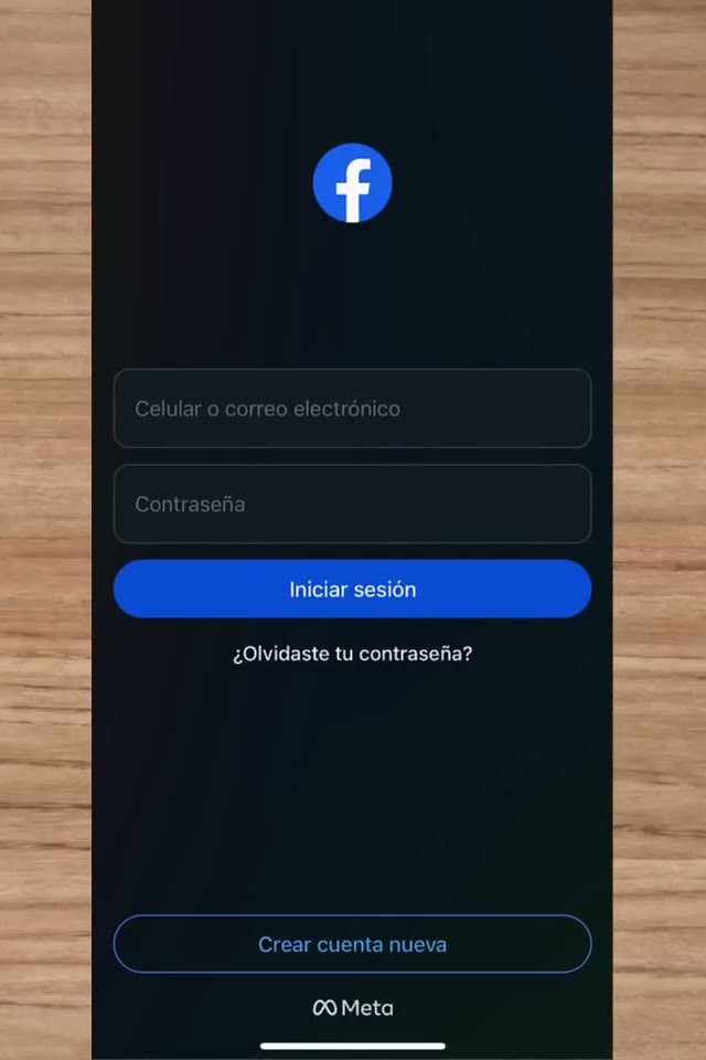 Pantalla de inicio de Facebook con el botón Crear cuenta nueva abajo