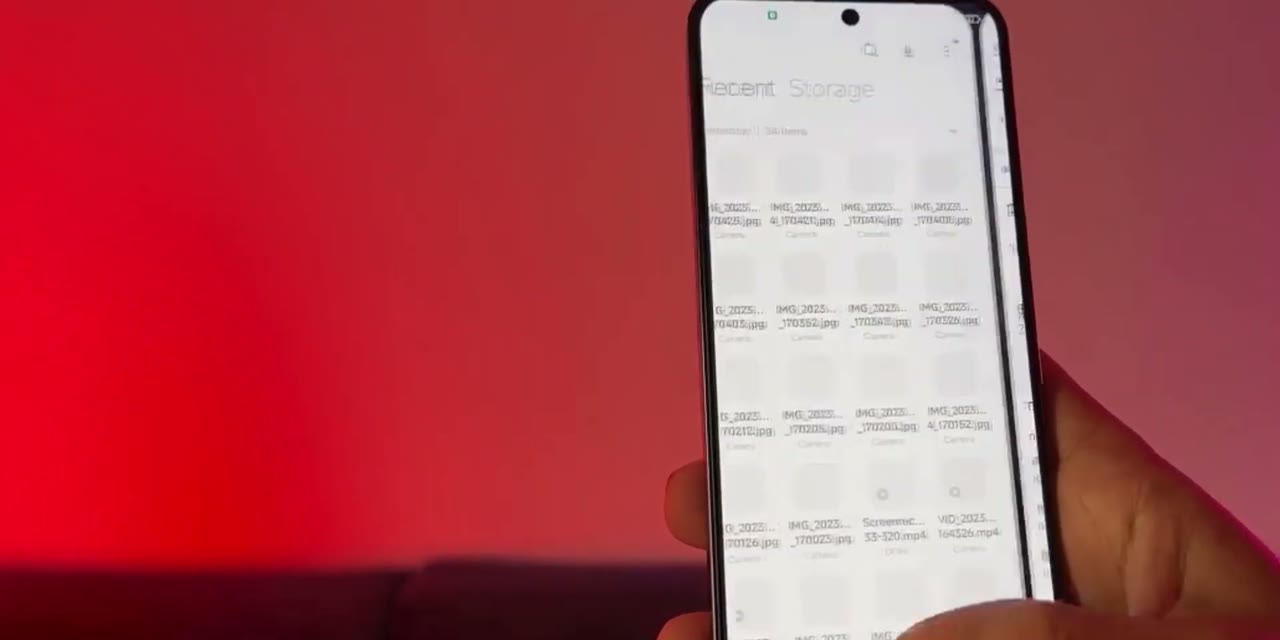 Administrador de archivos de un Xiaomi mostrando el almacenamiento con fotos y capturas