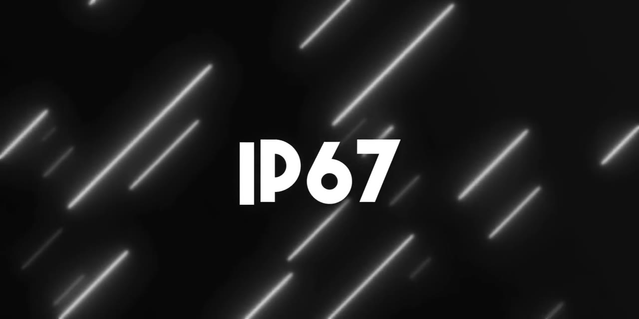 Letrero IP67 del video: el Galaxy A55 resiste agua y polvo