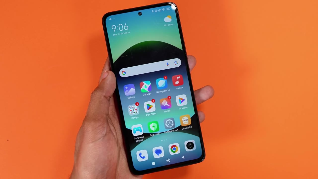 Frente del Redmi Note 14 4G encendido, con los bordes de la pantalla y la barbilla de abajo