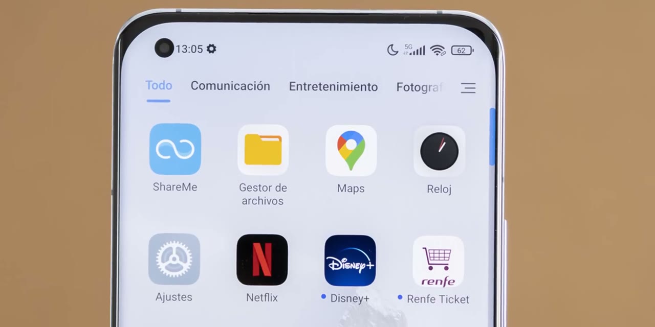 Cajón de aplicaciones de Xiaomi con categorías Todo, Comunicación y Entretenimiento